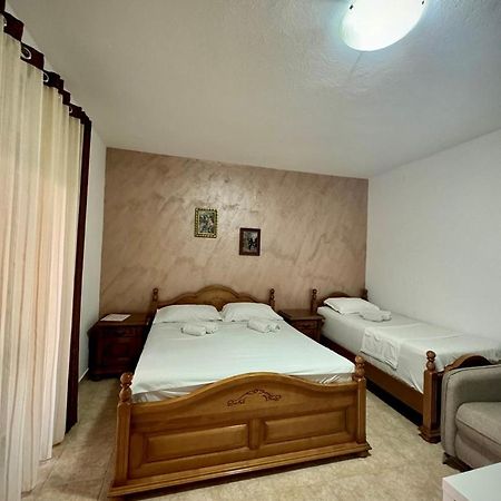 Отель Casa Family Улцинь Экстерьер фото
