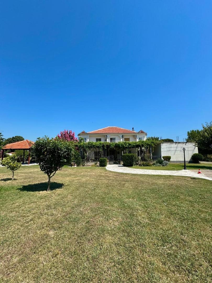 Отель Casa Family Улцинь Экстерьер фото