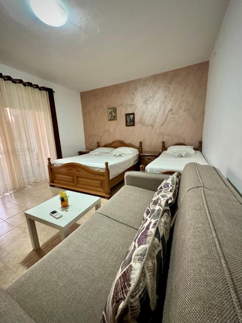 Отель Casa Family Улцинь Экстерьер фото